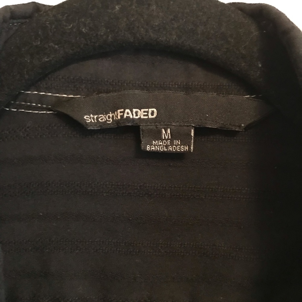 Straight Faded button down top embroidered medium - Picture 3 of 6